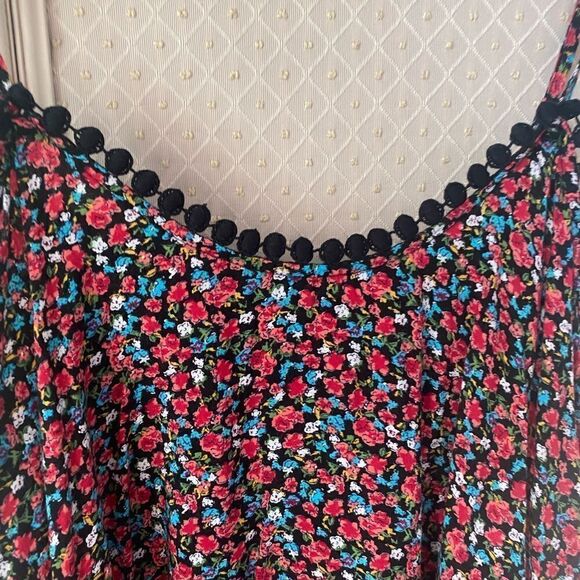 Forever 21 red floral spaghetti strap tank top - Picture 6 of 6